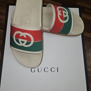 Gucci Cream, Red, and Green Logo Slides
